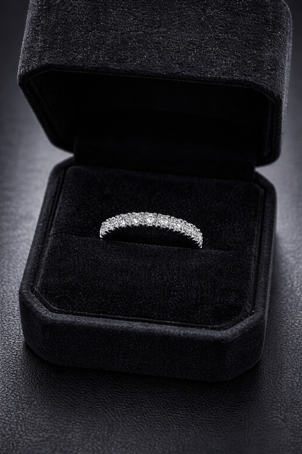 ANILLO DE PLATA Y CIRCONITAS
