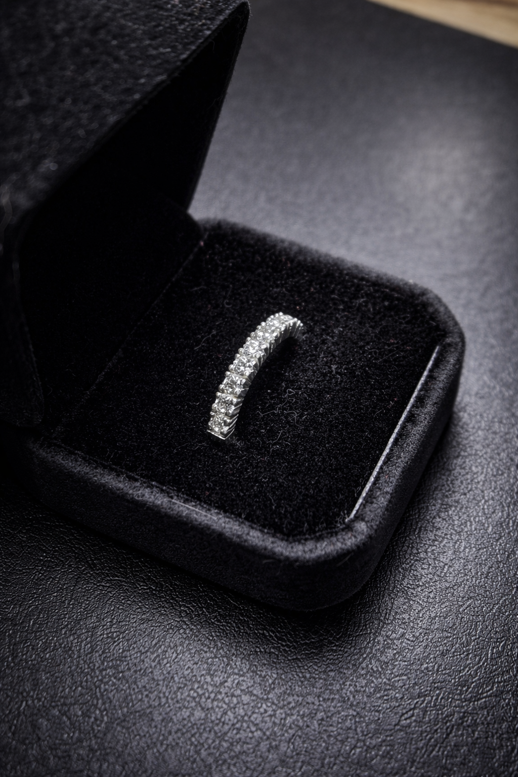 ANILLO DE PLATA Y CIRCONITAS